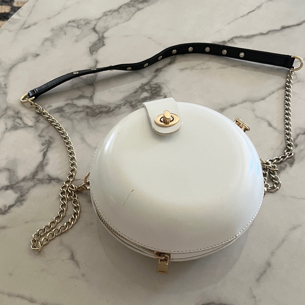 Elegant White Round Crossbody Bag